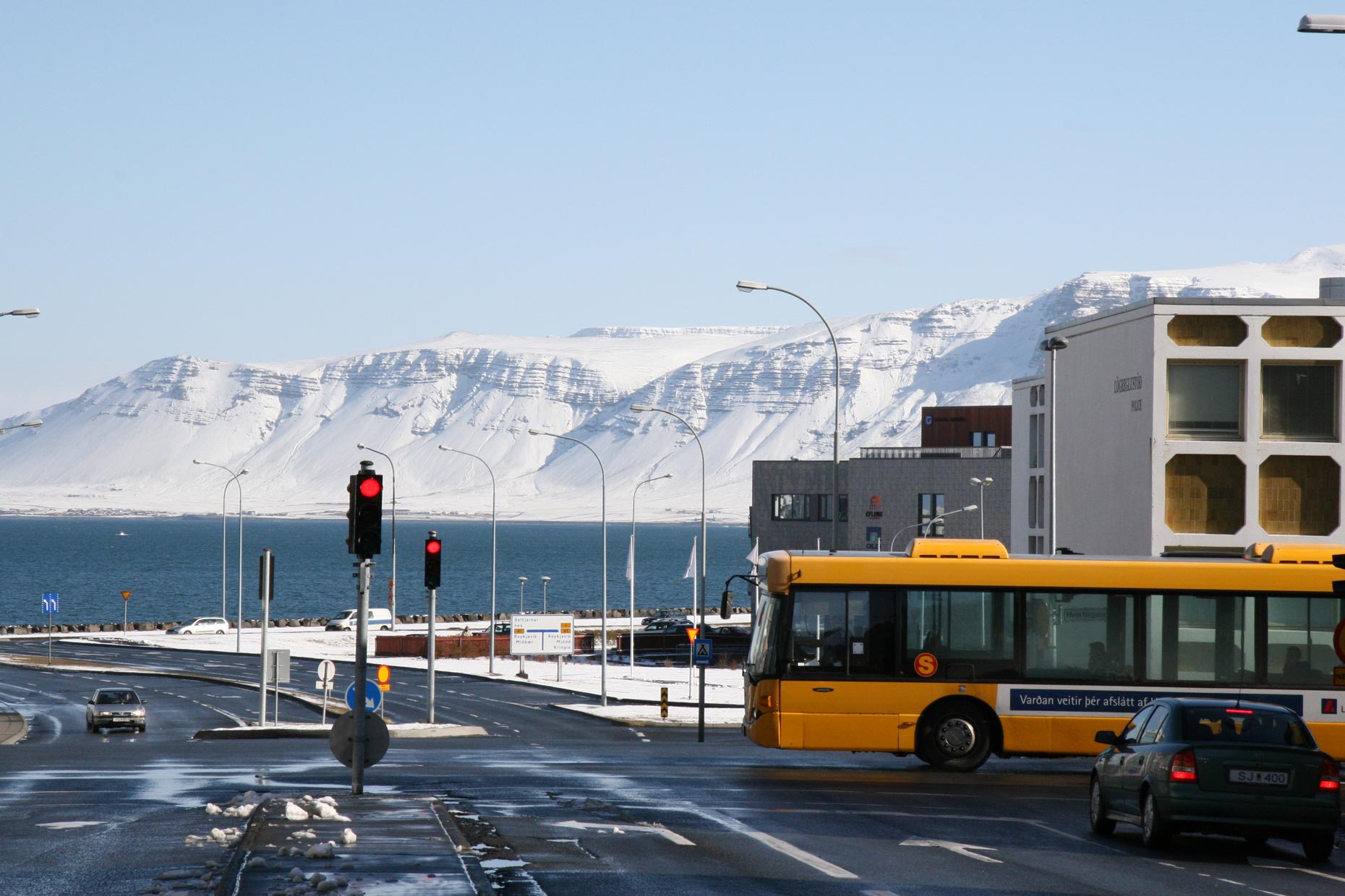 017-ICELAND-BUS-for-site