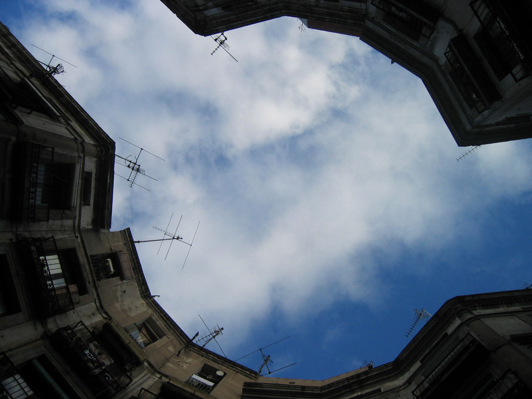 018-REV_circlebldg