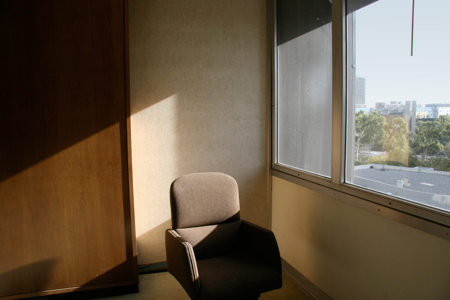 06-REV_chair